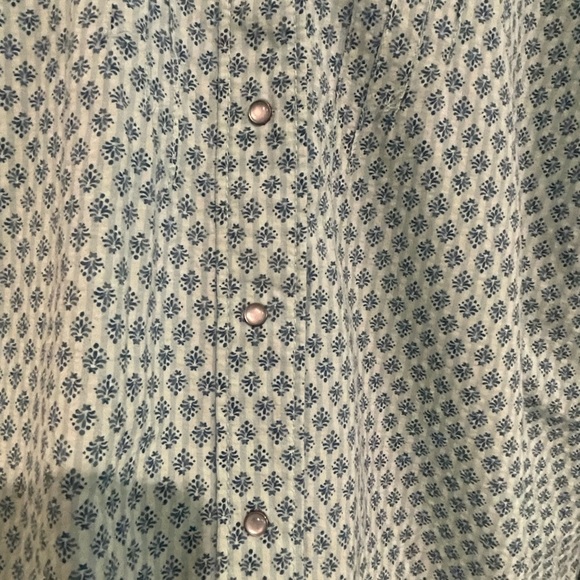 Women’s XCO Columbia snap down shirt. Mint with mini-print.  Size XL - Picture 2 of 5